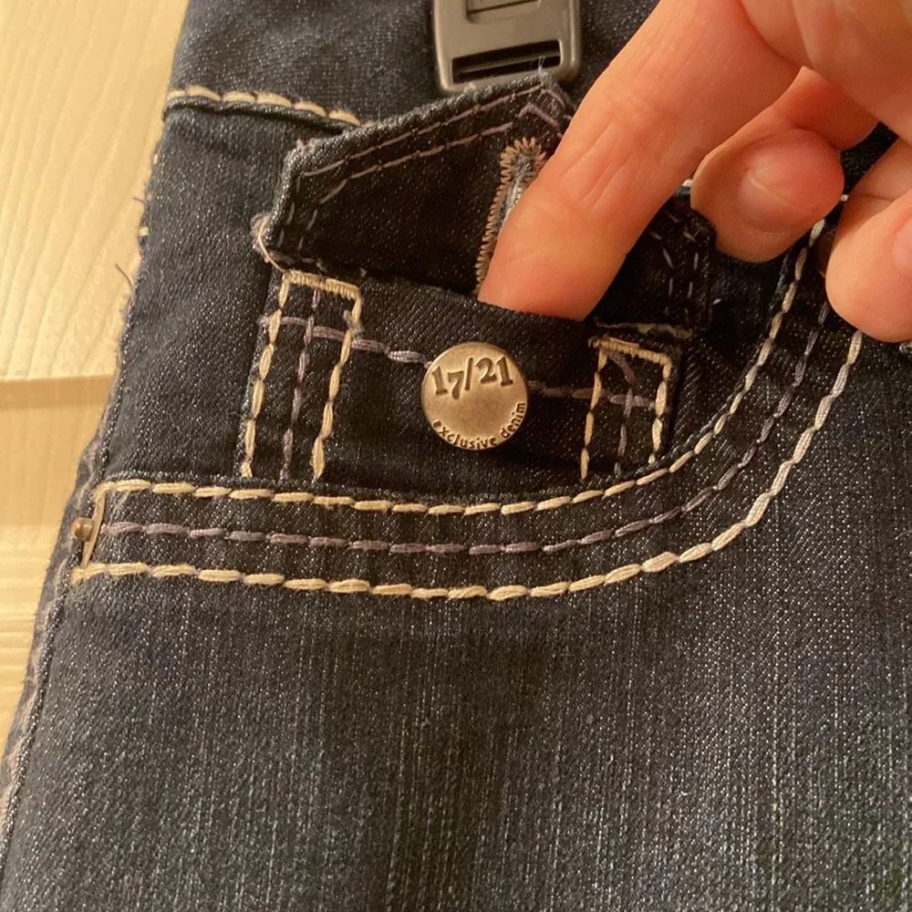 Exclusive Denim 17/21 Dark Blue Jeans Fantastic White Stitching Boot Cut WM SZ 8